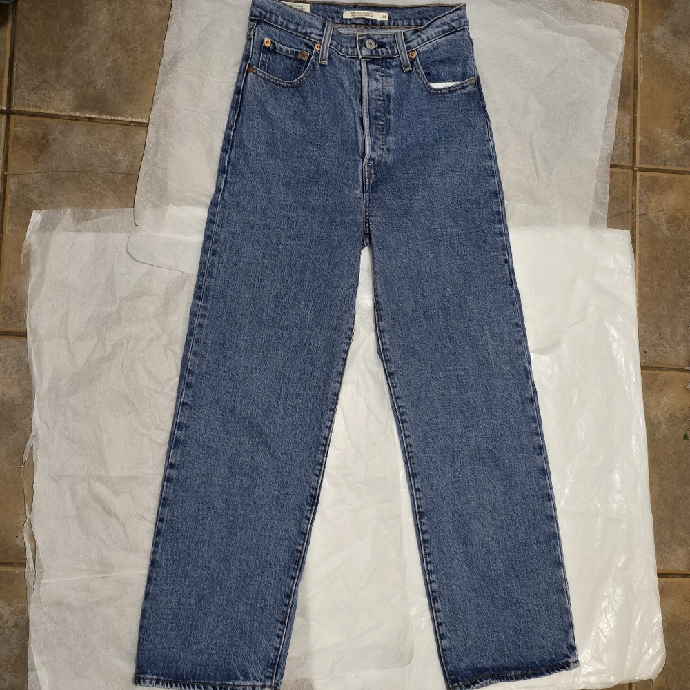 Levi's Ribcage Straight Jeans in Classic Blue - Picture 4 of 13